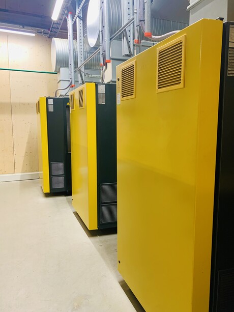 Drei Kaeser Kompressoren sorgen für die benötigte Druckluft.