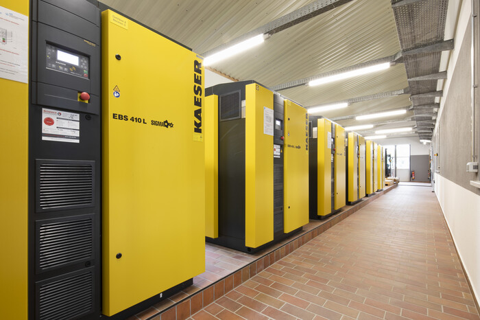 Energiesparender Betrieb mit den EBS Schraubengebläsen von KAESER.