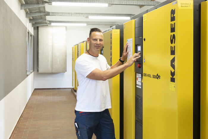 Sechs EBS Schraubengebläse von KAESER KOMPRESSOREN.
