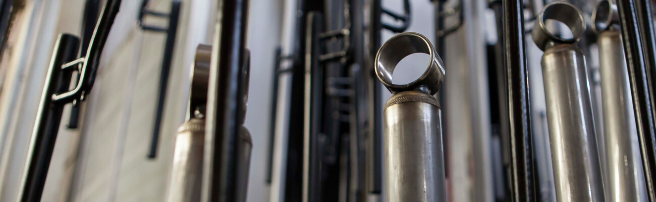 ZF Friedrichshafen Bild von Stoßdämpferrohlingen