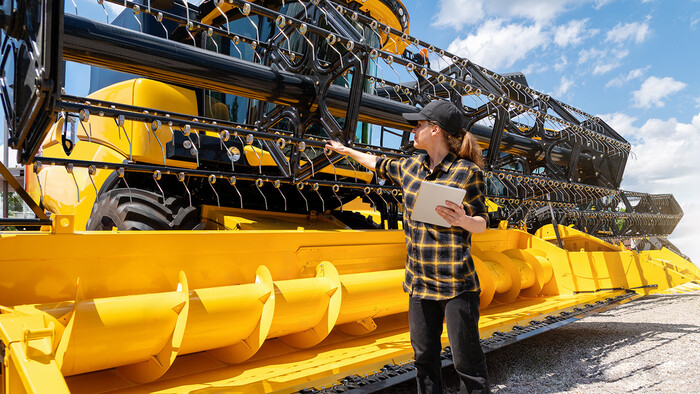 Mähdrescher wurde mit Druckluftkompressor professionell gereinigt und für die Wintereinlagerung geprüft.
